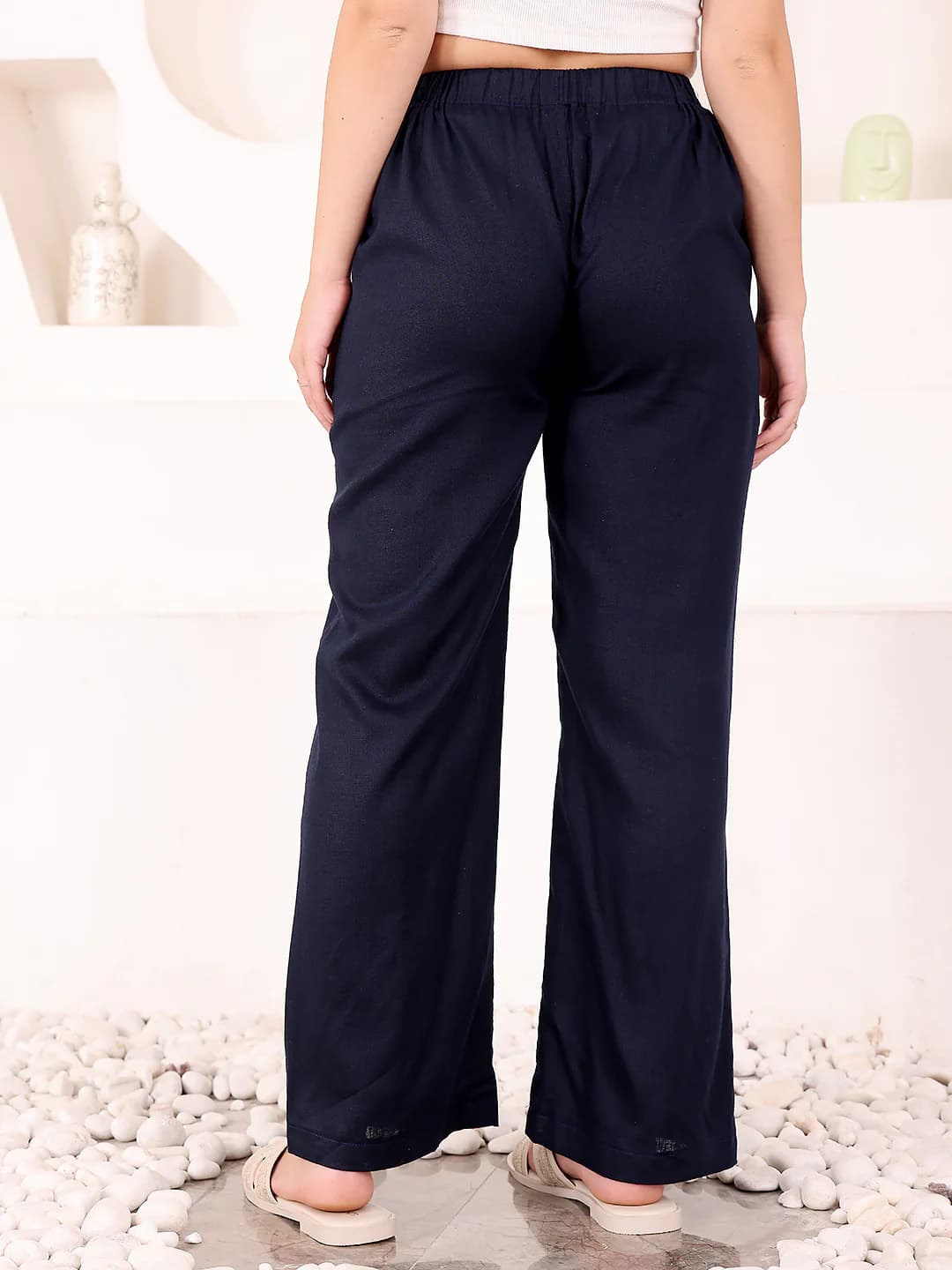 Orbit pants hover