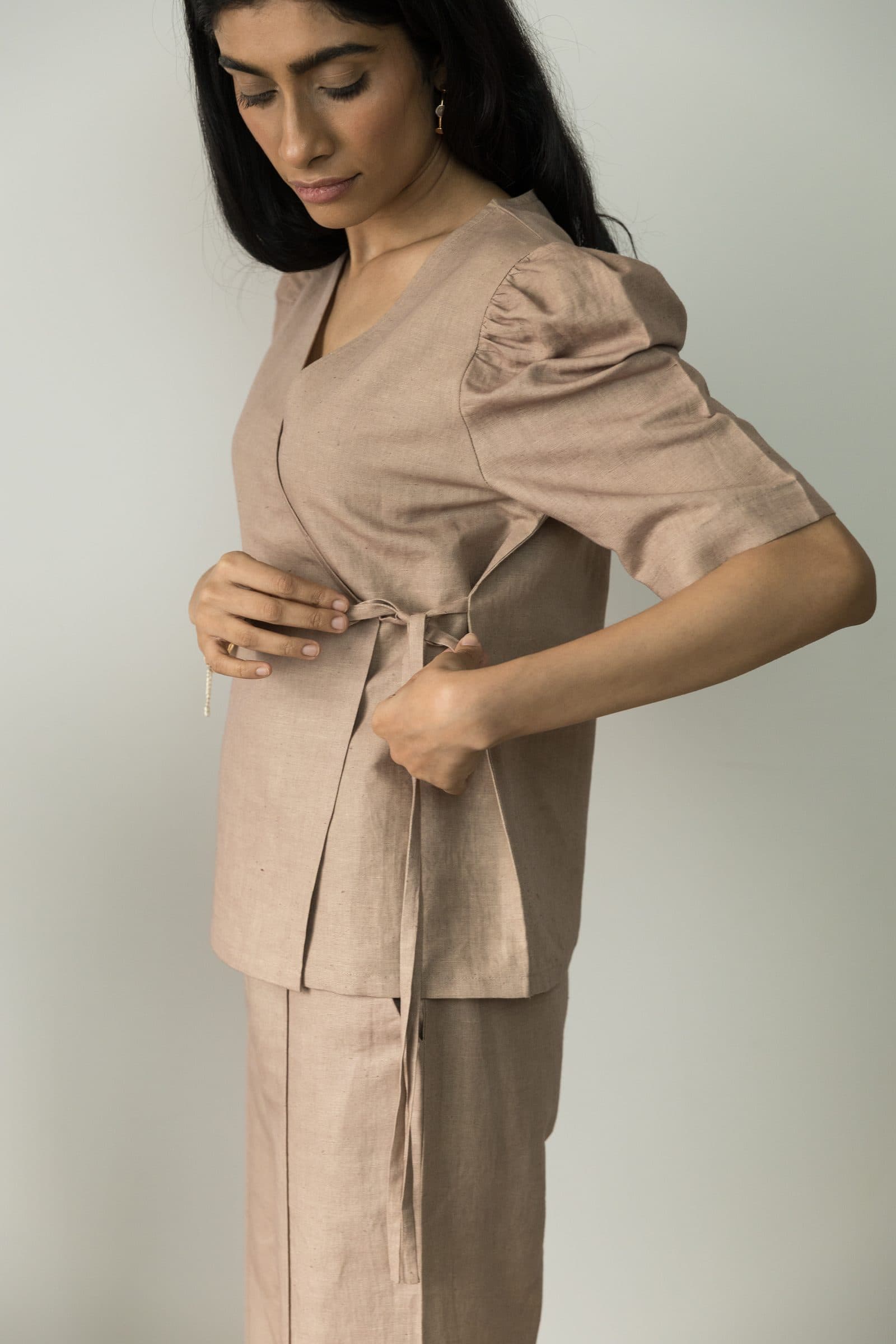 PUFF SLEEVE WRAP TOP image 5