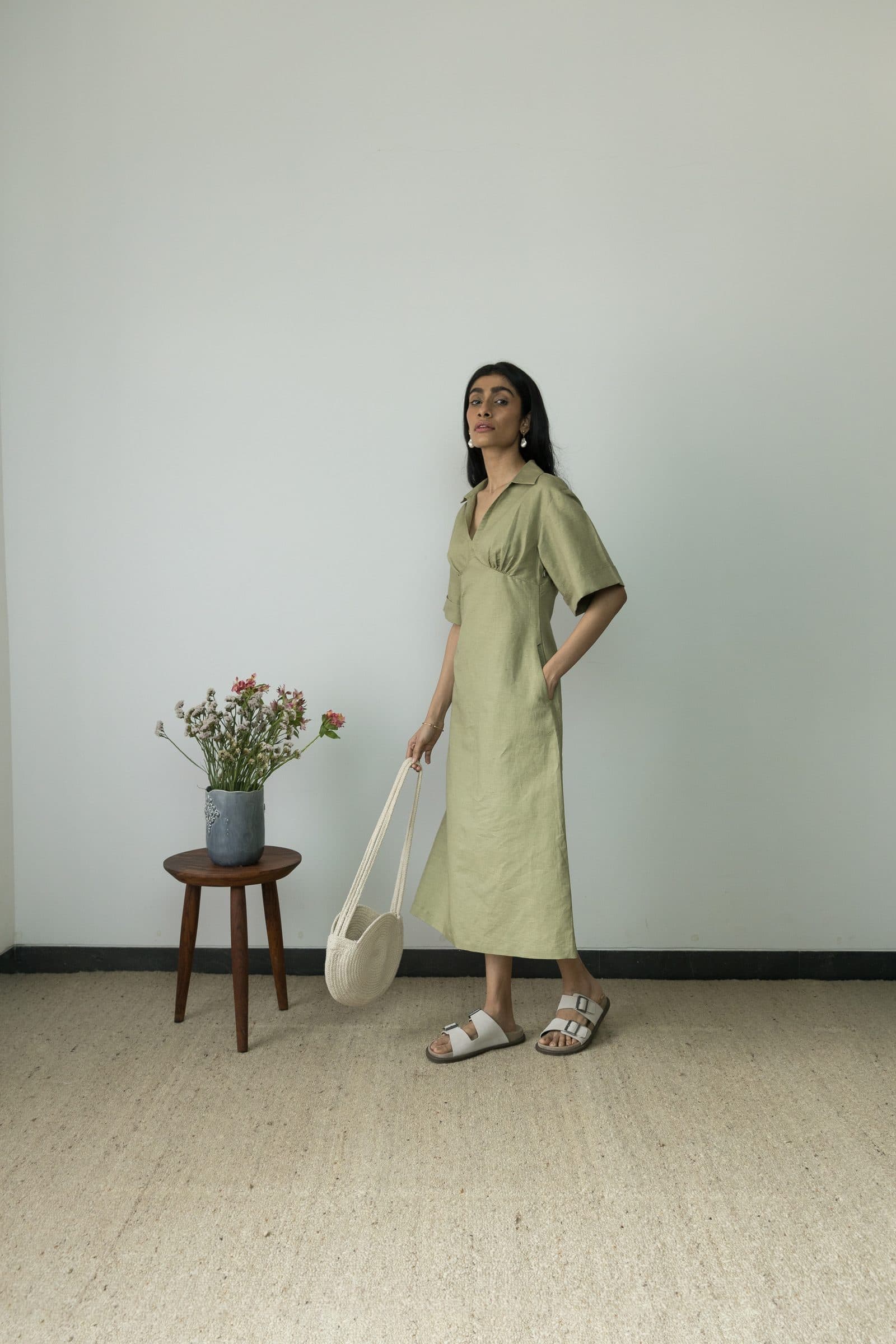 WIDE SLEEVE COLLARED MIDI