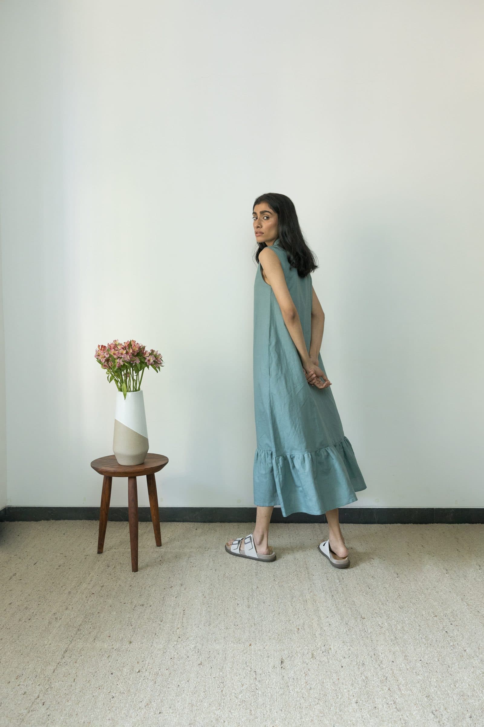 LAID-BACK GATHERED DRESS hover