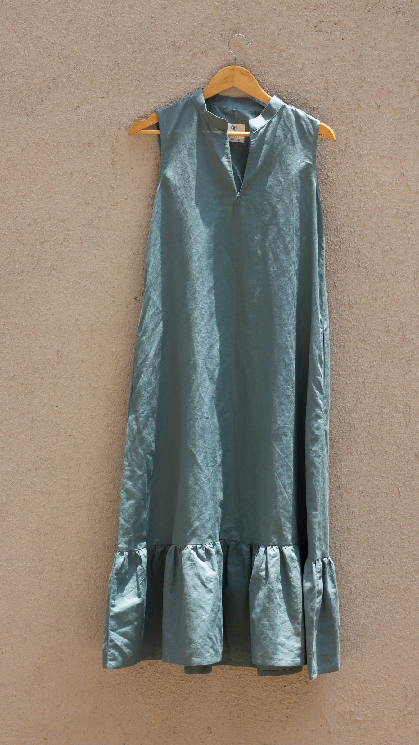 LAID-BACK GATHERED DRESS image 7