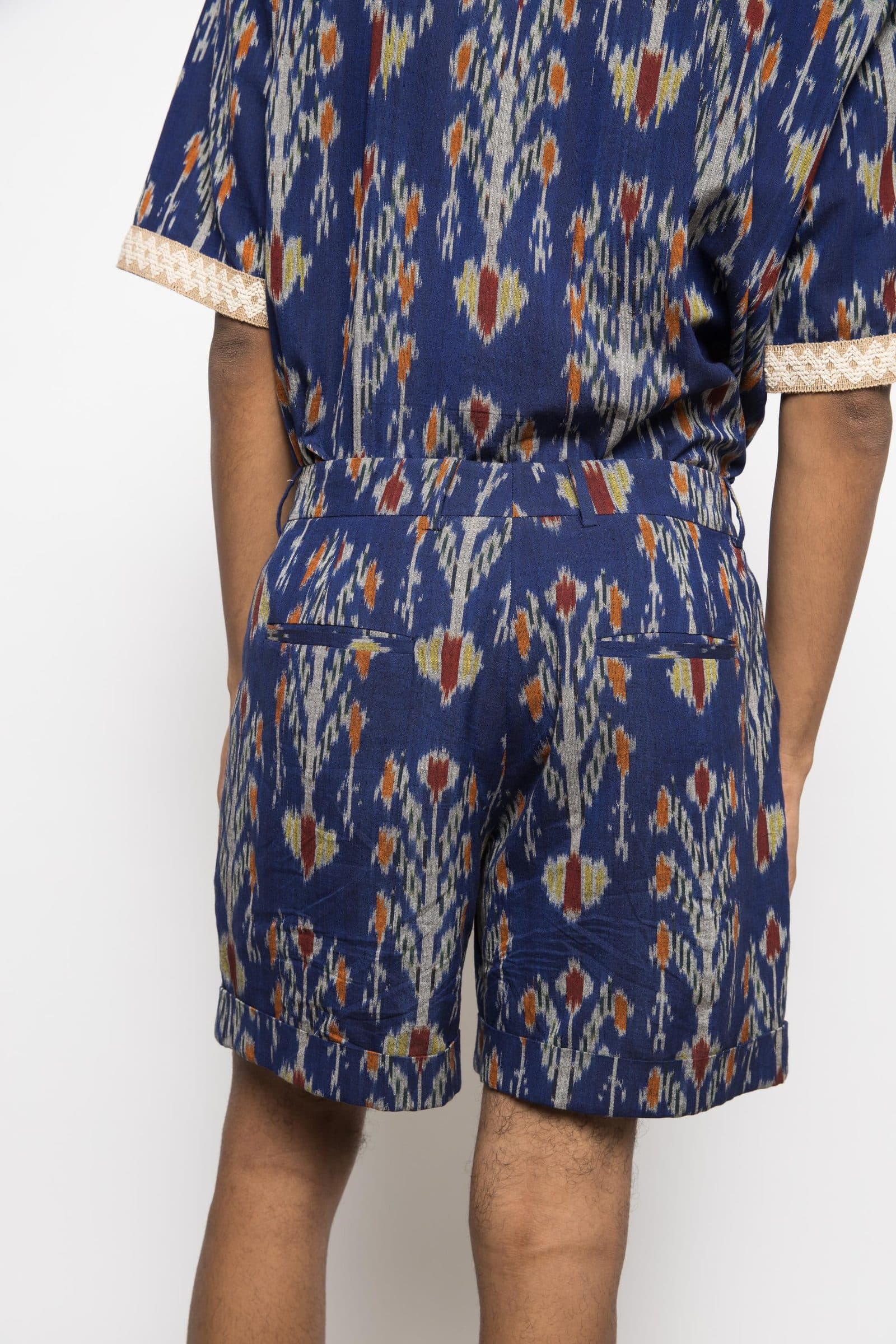 THE WEEKEND SHORTS hover