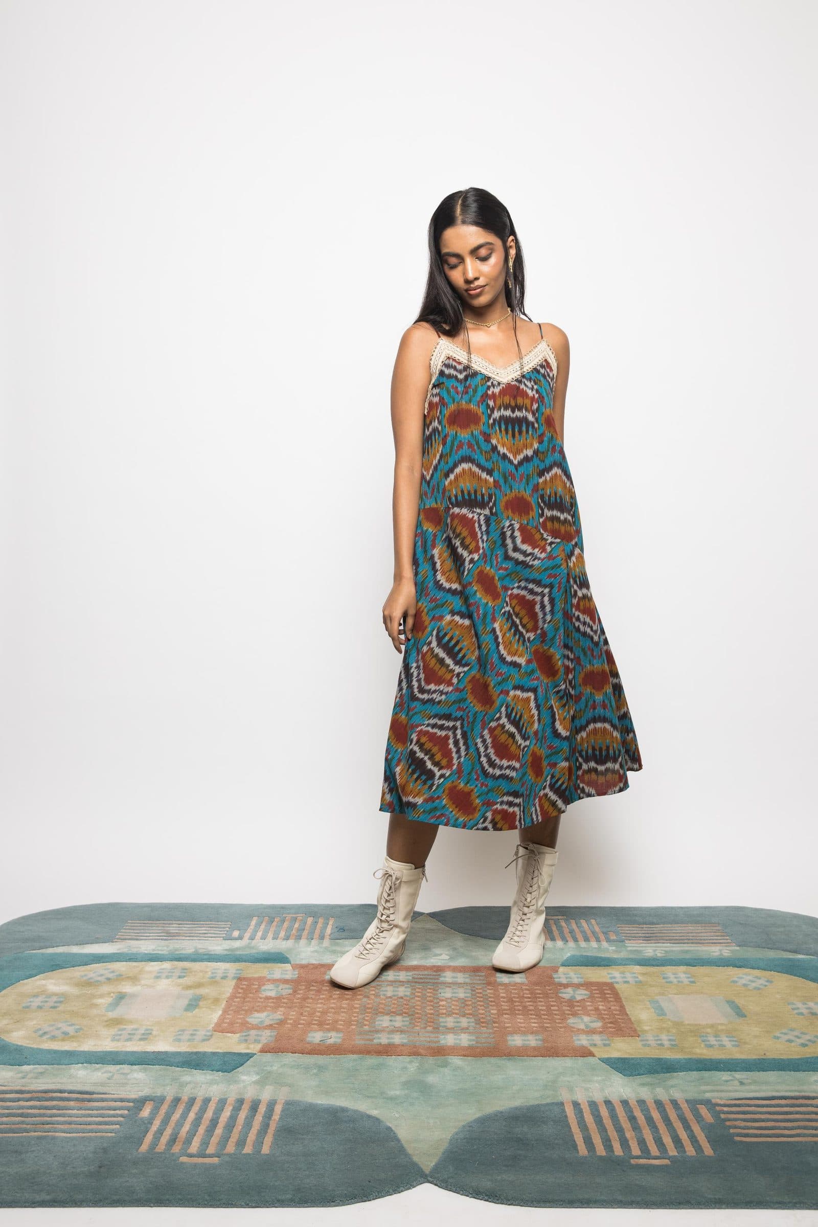 ASYMMETRIC WAIST SLING DRESS