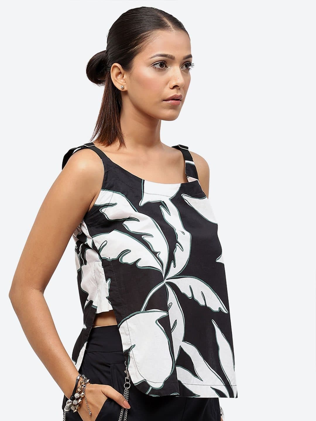 Baawri Abstract Print Round Neck Shoulder Straps Pure Cotton Top image 3
