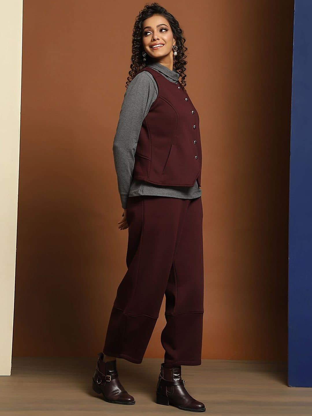 Baawri Round Neck Sleeveless Casual Waistcoat With Trousers image 3