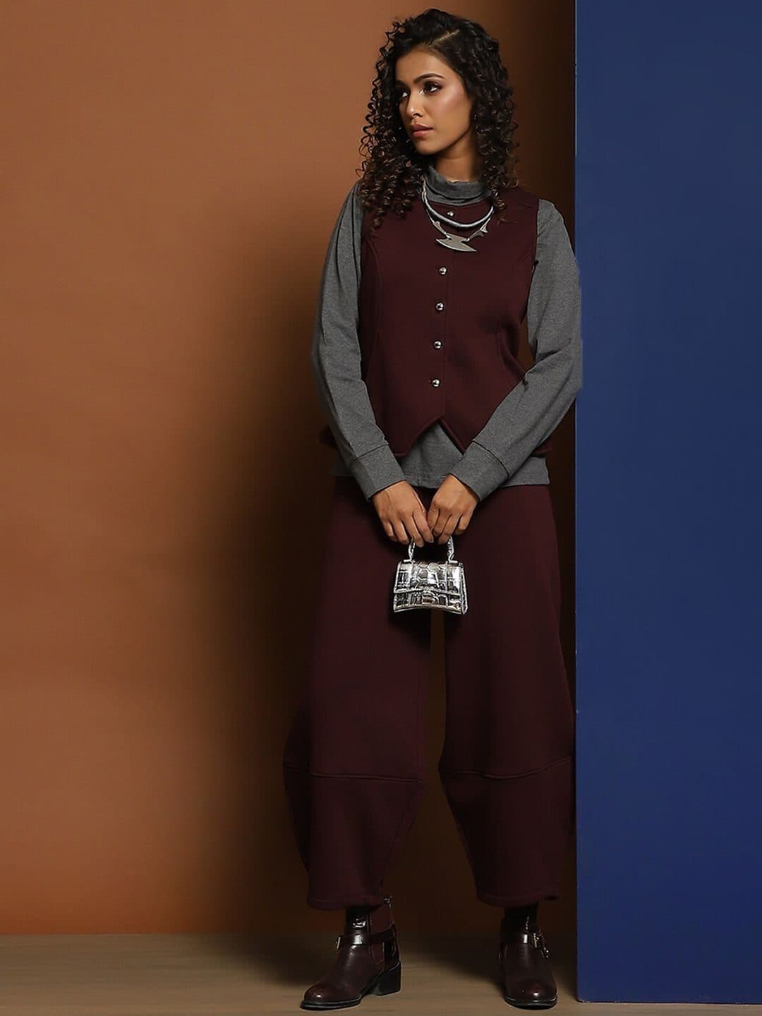 Baawri Round Neck Sleeveless Casual Waistcoat With Trousers image 6