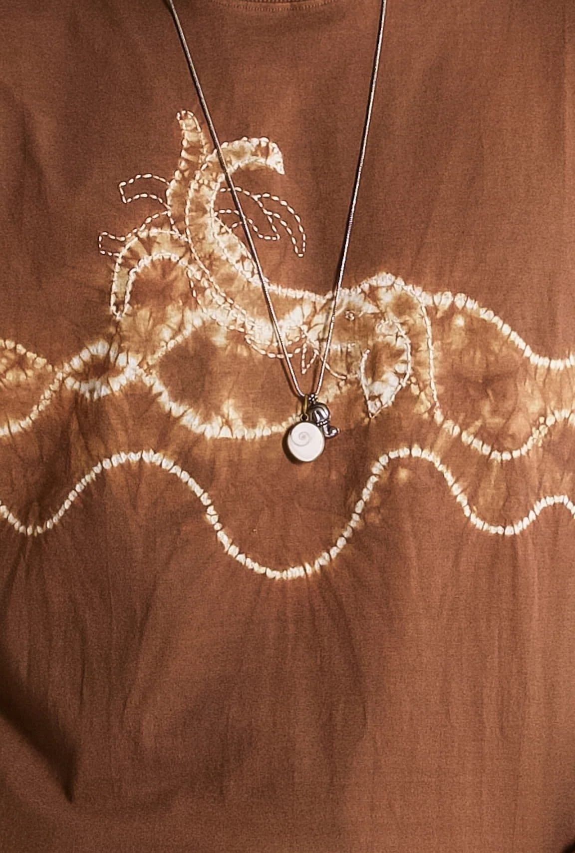 Airavat Shibori T-shirt-Brown image 2