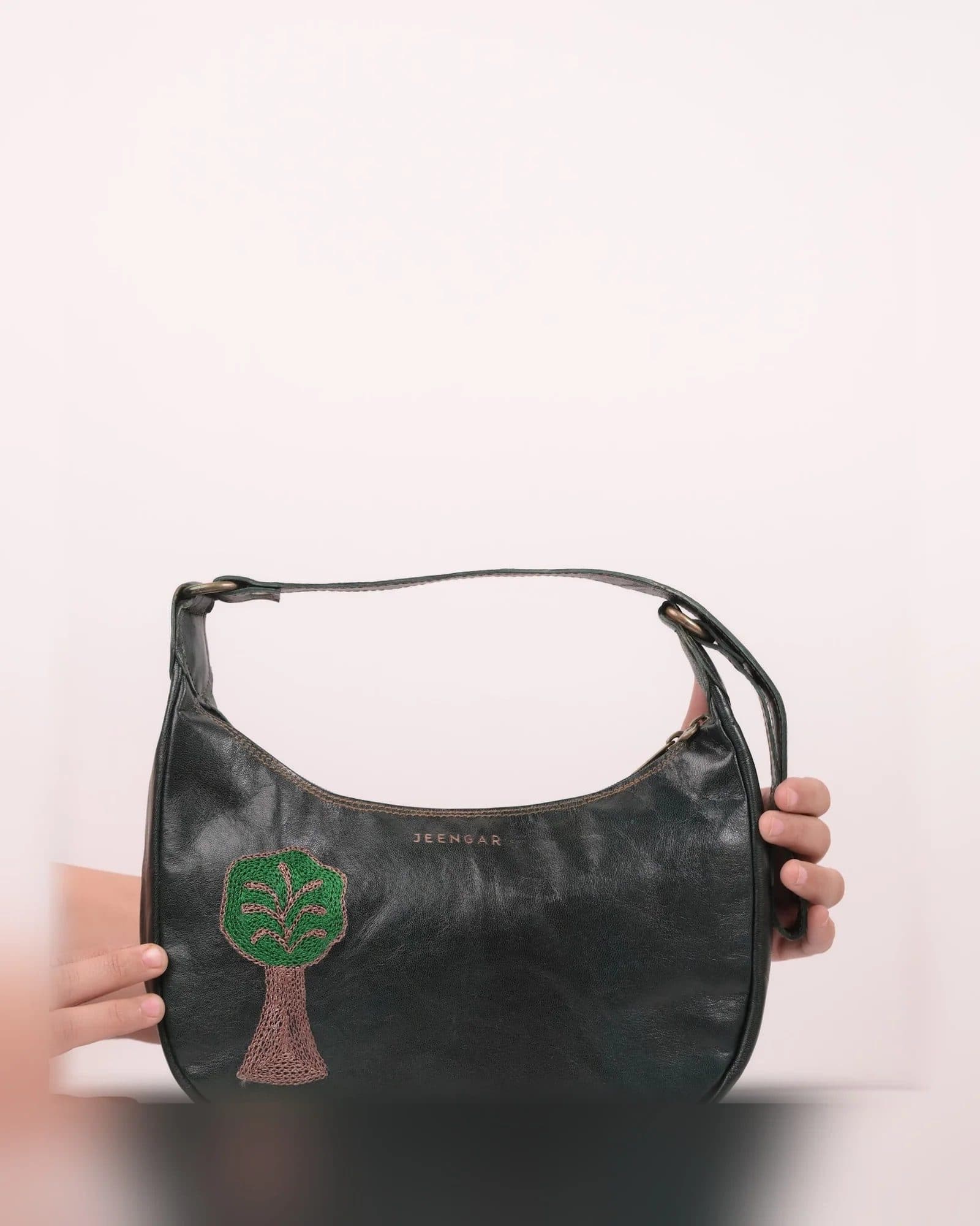 The Kashida Shoulder Bag image 12