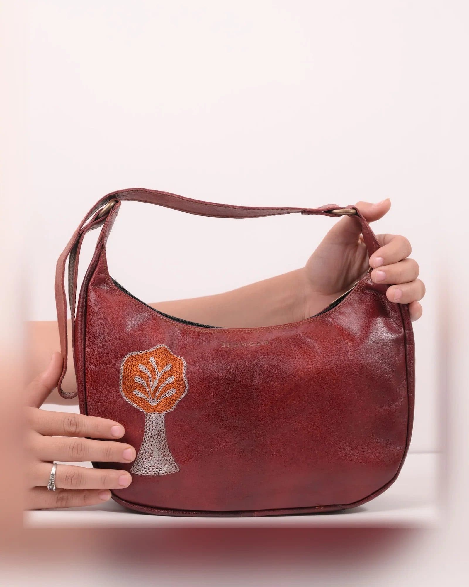 The Kashida Shoulder Bag image 6