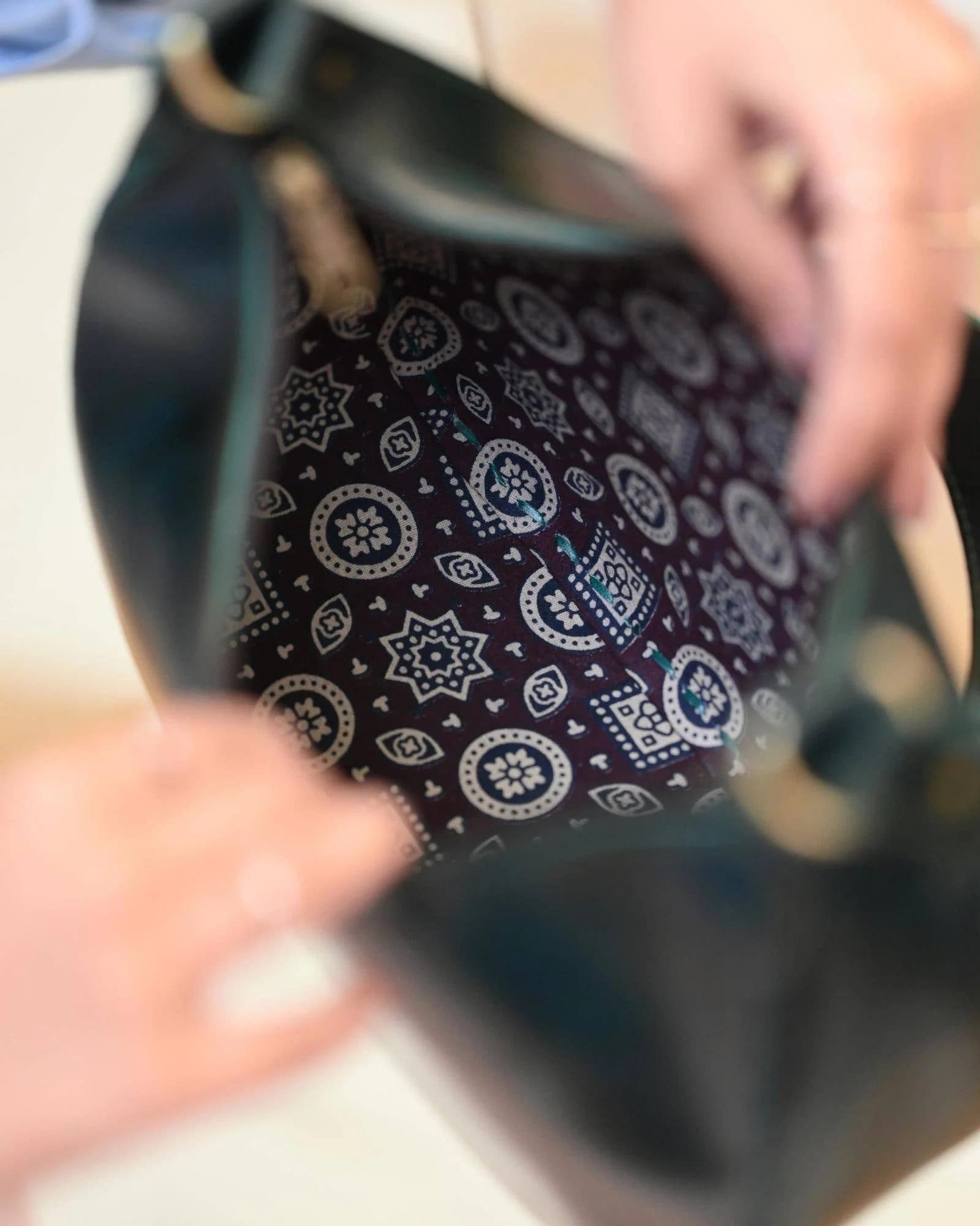 The Ranisar Shoulder Bag image 5
