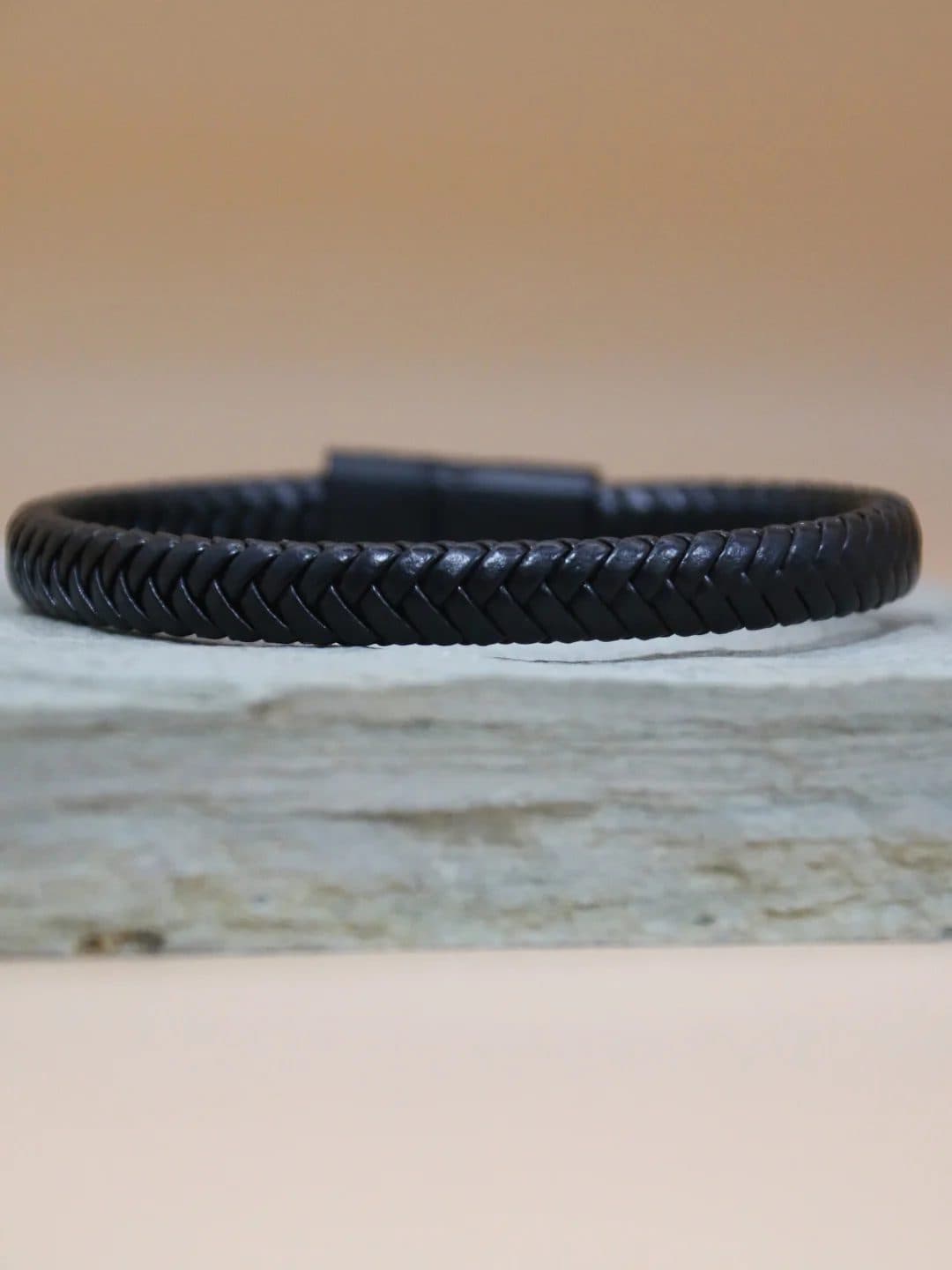 BLACK FUSION BRACELET FOR MEN image 1