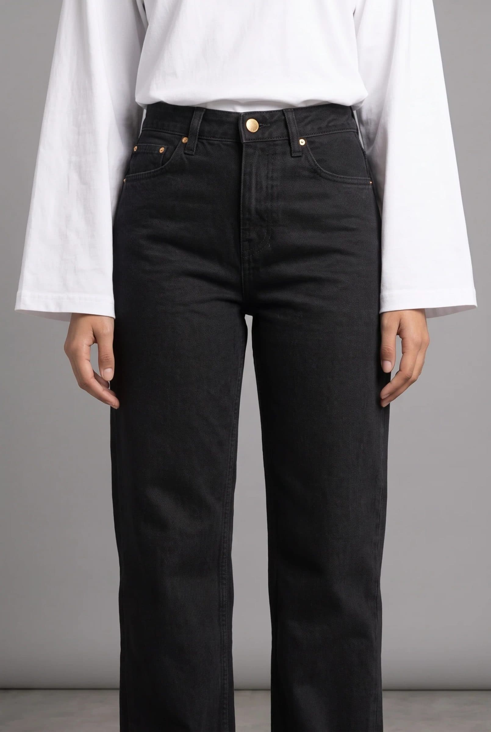 CLASSIC BLACK DENIM WOMEN'S JEANS image 3