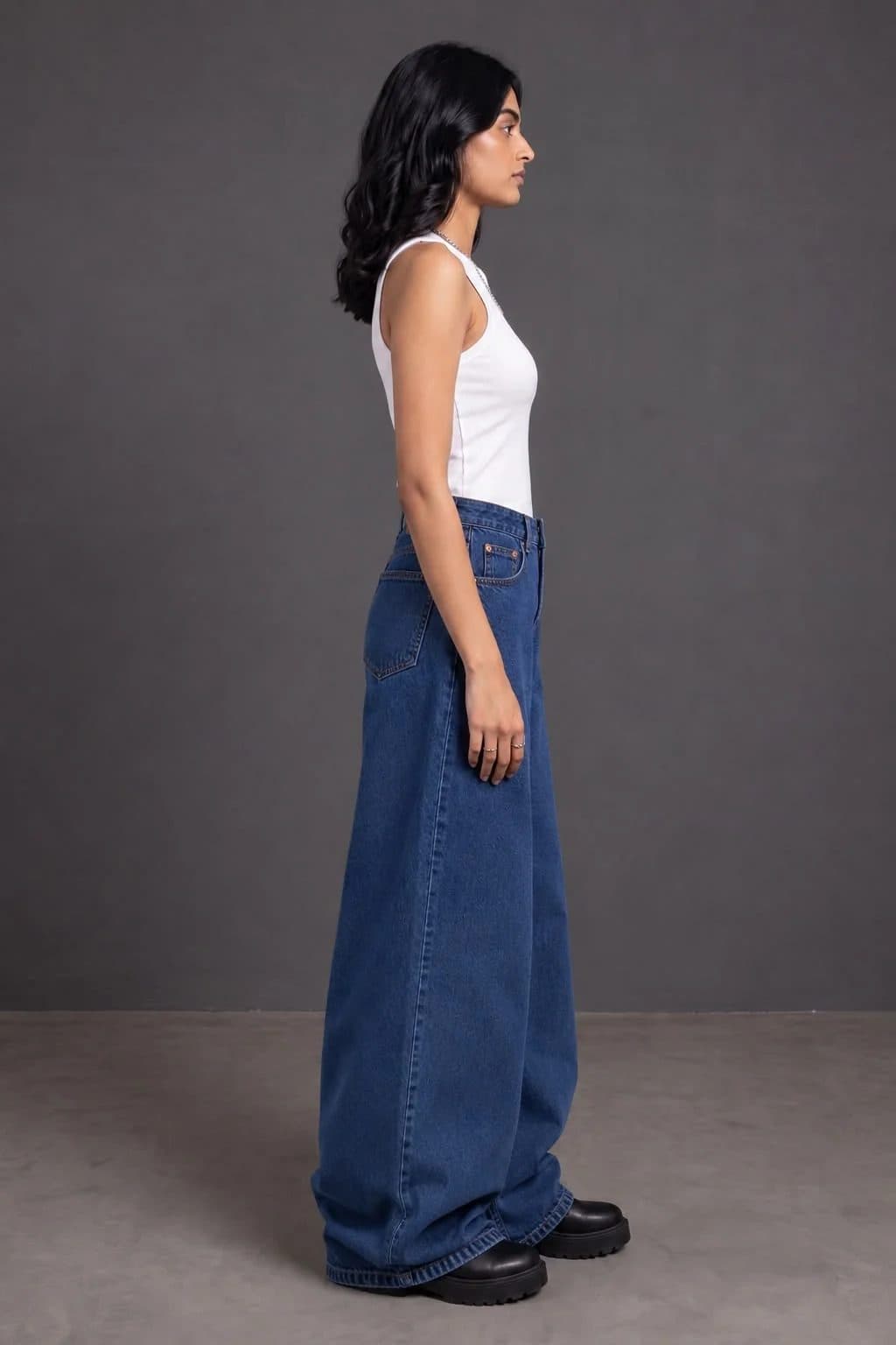 DARK BLUE WOMEN'S BALLOON FIT DENIM JEANS image 5