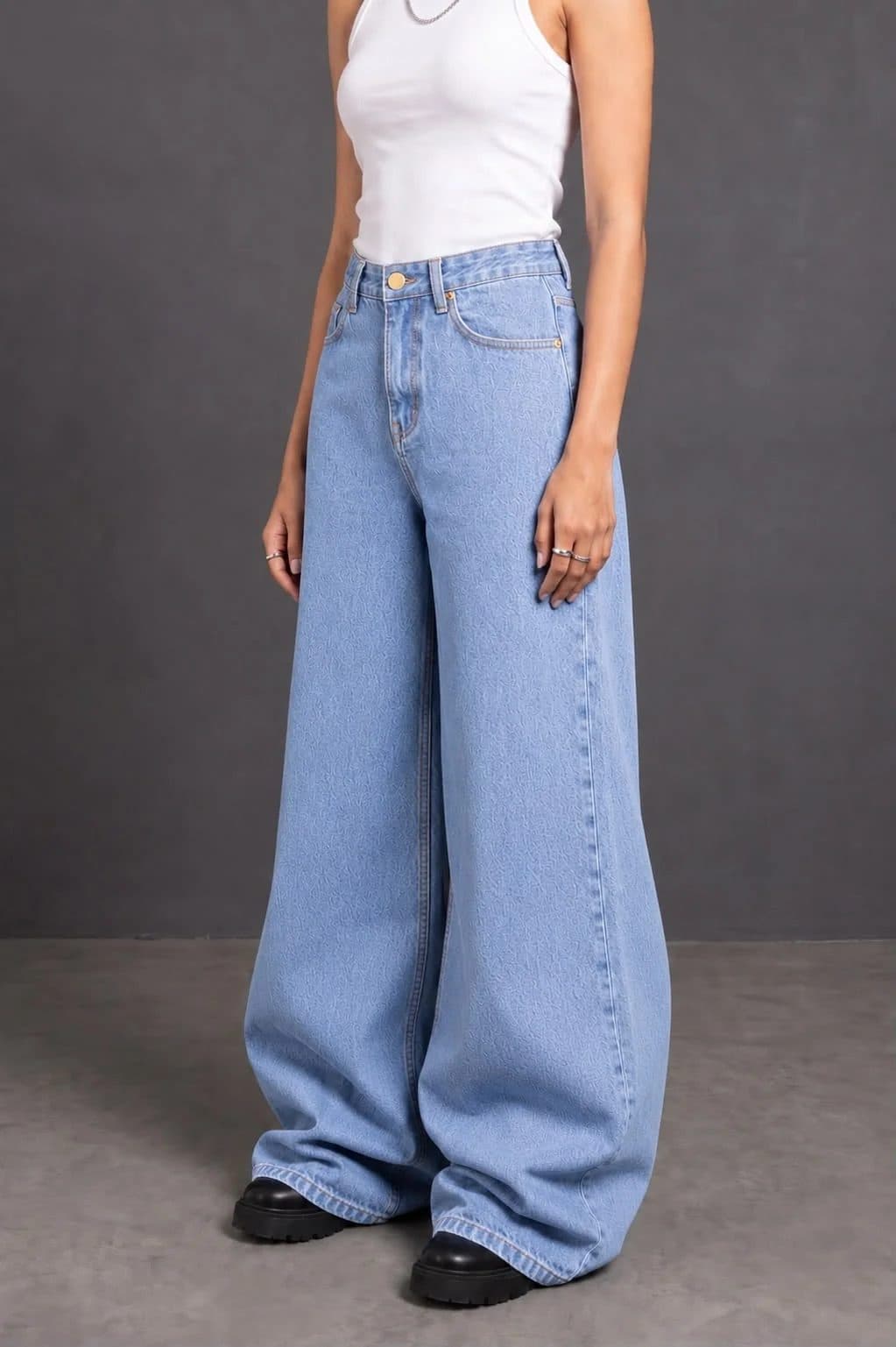 LIGHT BLUE WOMEN'S BALLOON FIT DENIM JEANS image 6