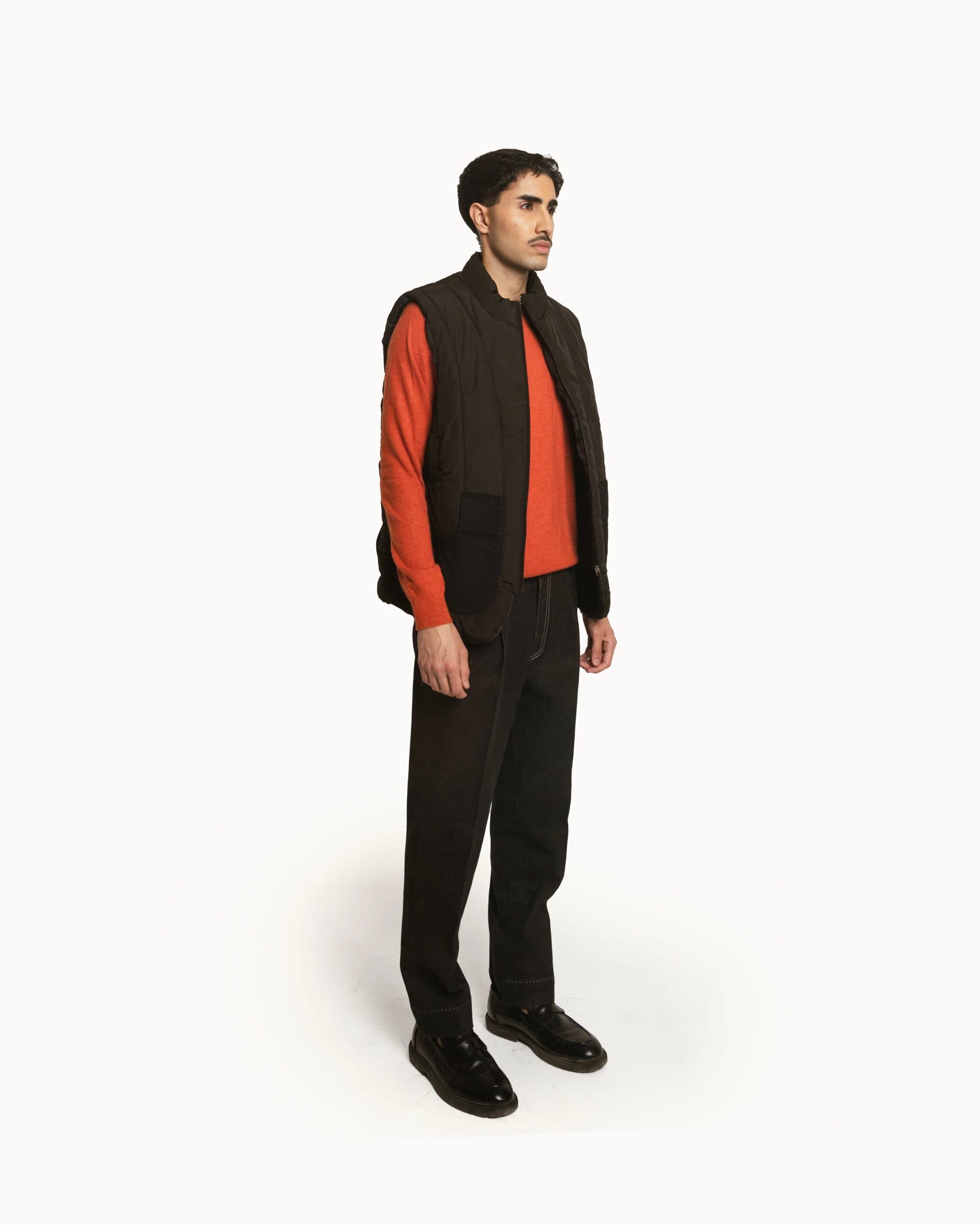 Puffer Jacket Sleeveless in Black image 5