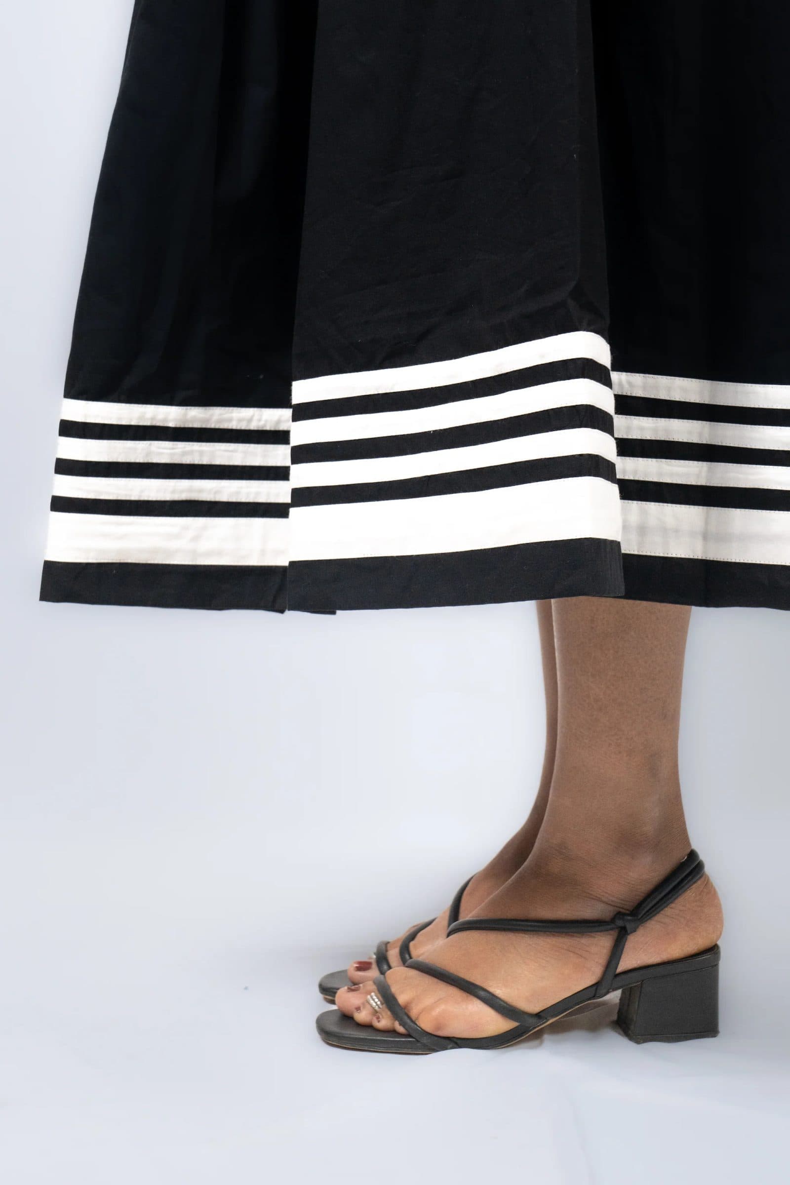 Black Cotton Poplin Poorna Midi Dress For Women image 4